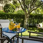 Avithos Otel