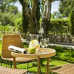 Avithos Otel 4*