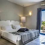 Avithos Hotell