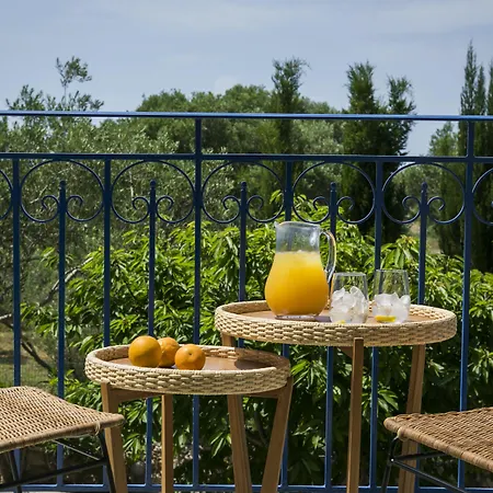Avithos Otel 4*