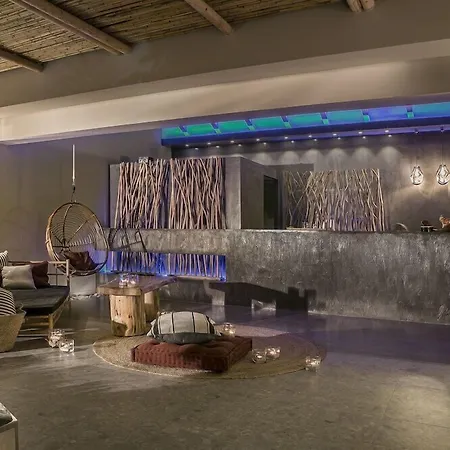 Avithos Hotell 4*