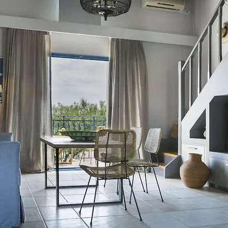 Otel Avithos 4*