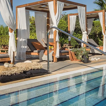Otel Avithos 4*